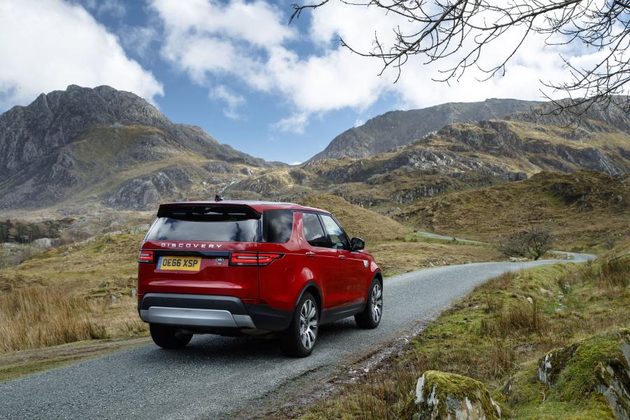  Land Rover Discovery HSE 2017 года  (UK) (фото 26 из 40)